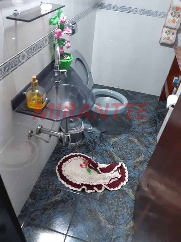 Sobrado de 220m² com 4 quartos em Jardim Santa Clara