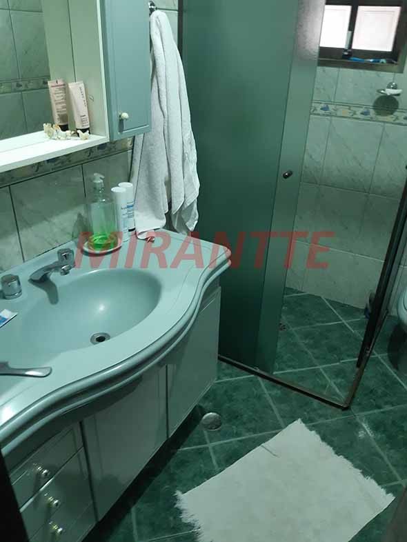 Sobrado de 220m² com 4 quartos em Jardim Santa Clara