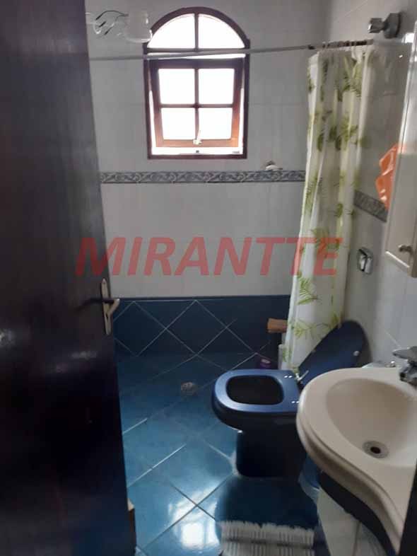 Sobrado de 220m² com 4 quartos em Jardim Santa Clara