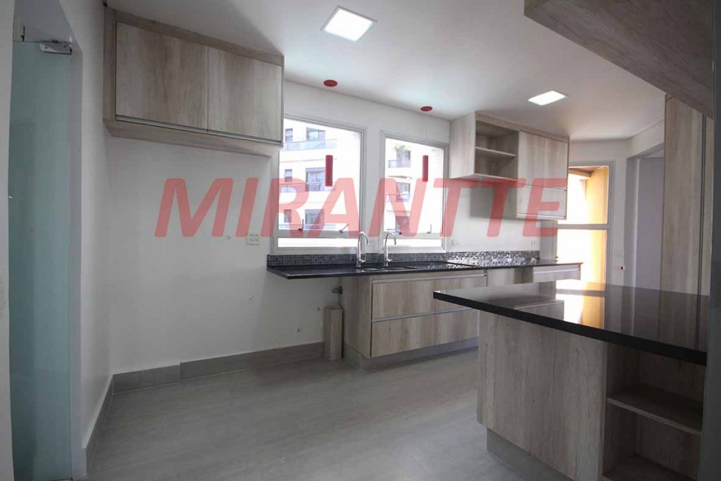 Apartamento com 3 quartos em Moema