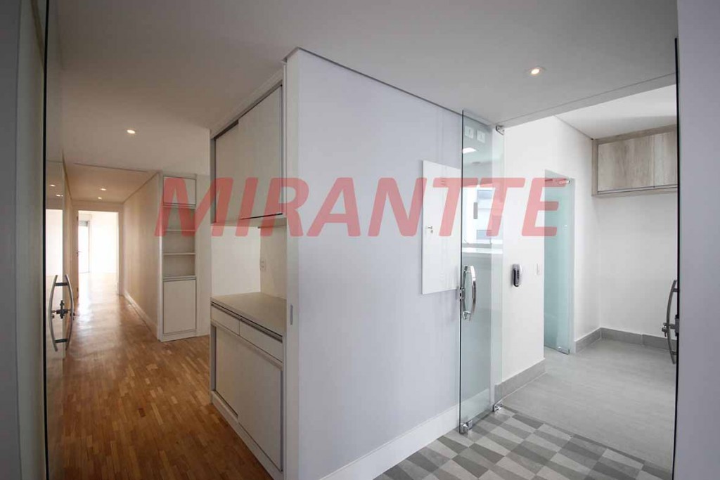 Apartamento com 3 quartos em Moema