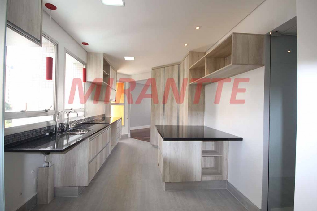 Apartamento com 3 quartos em Moema