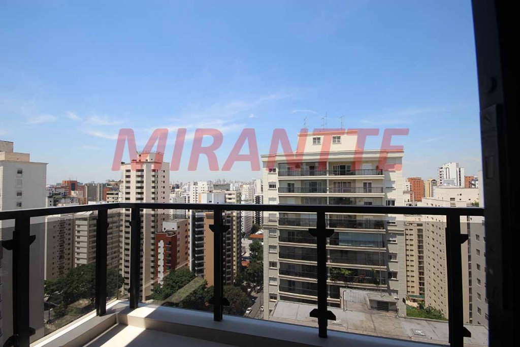 Apartamento com 3 quartos em Moema