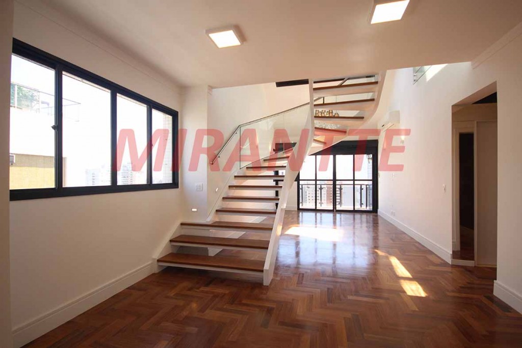 Apartamento com 3 quartos em Moema