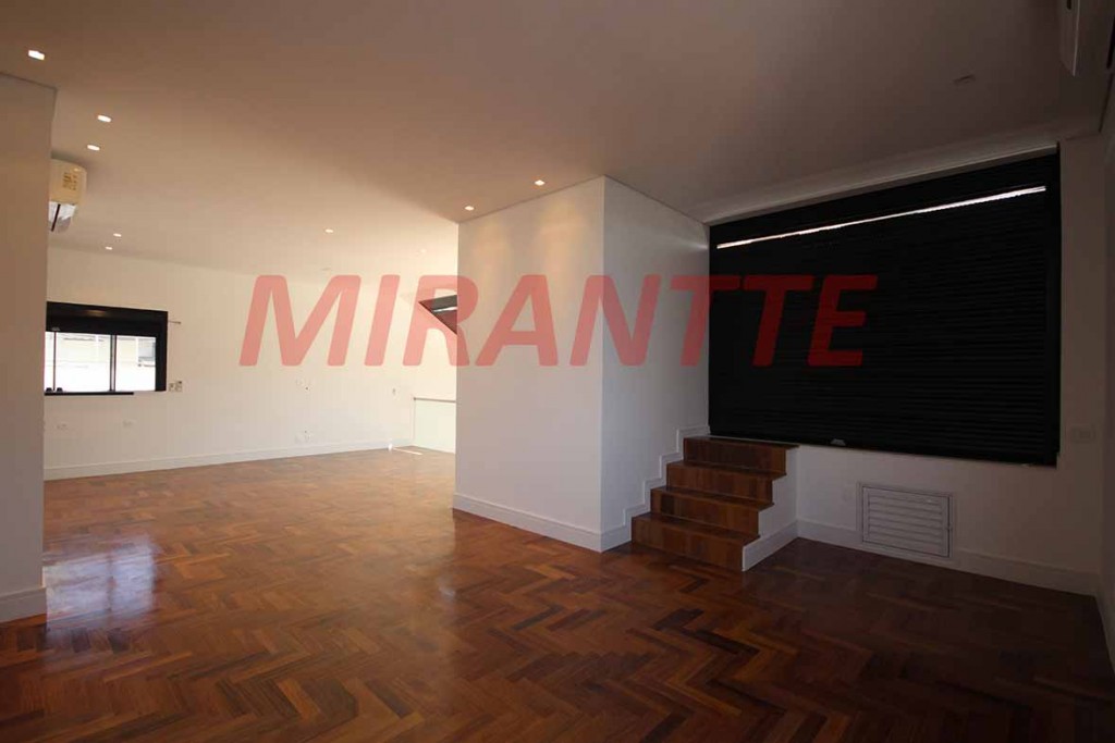 Apartamento com 3 quartos em Moema