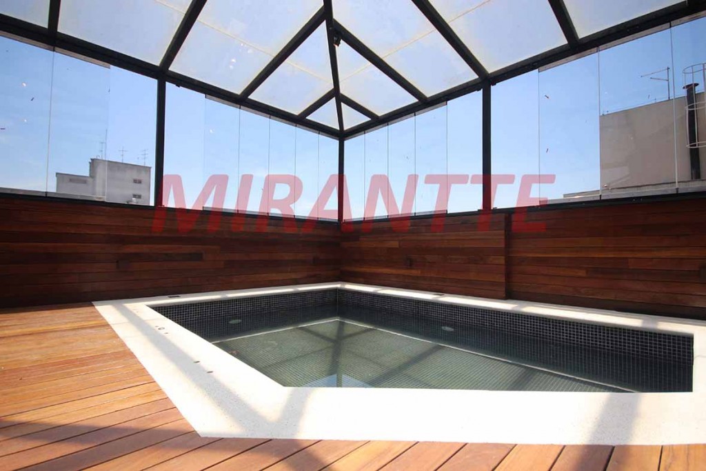Apartamento com 3 quartos em Moema