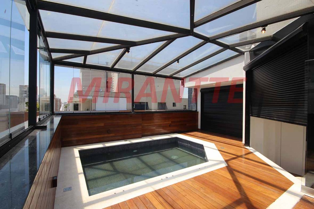 Apartamento com 3 quartos em Moema