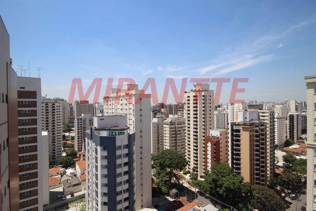 Apartamento com 3 quartos em Moema
