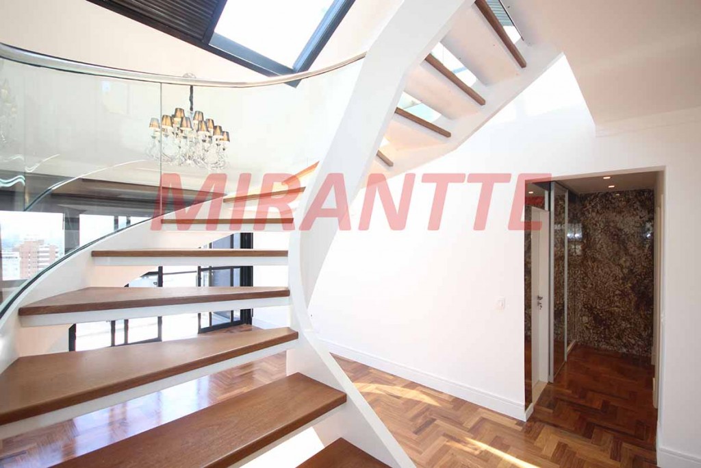 Apartamento com 3 quartos em Moema