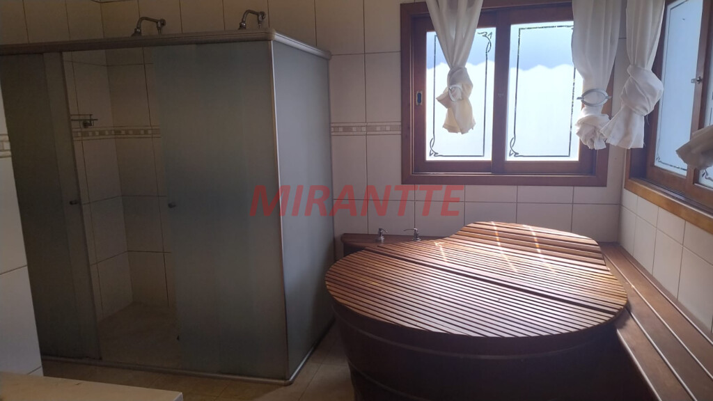 Sobrado de 340m² com 3 quartos em Serra da Cantareira