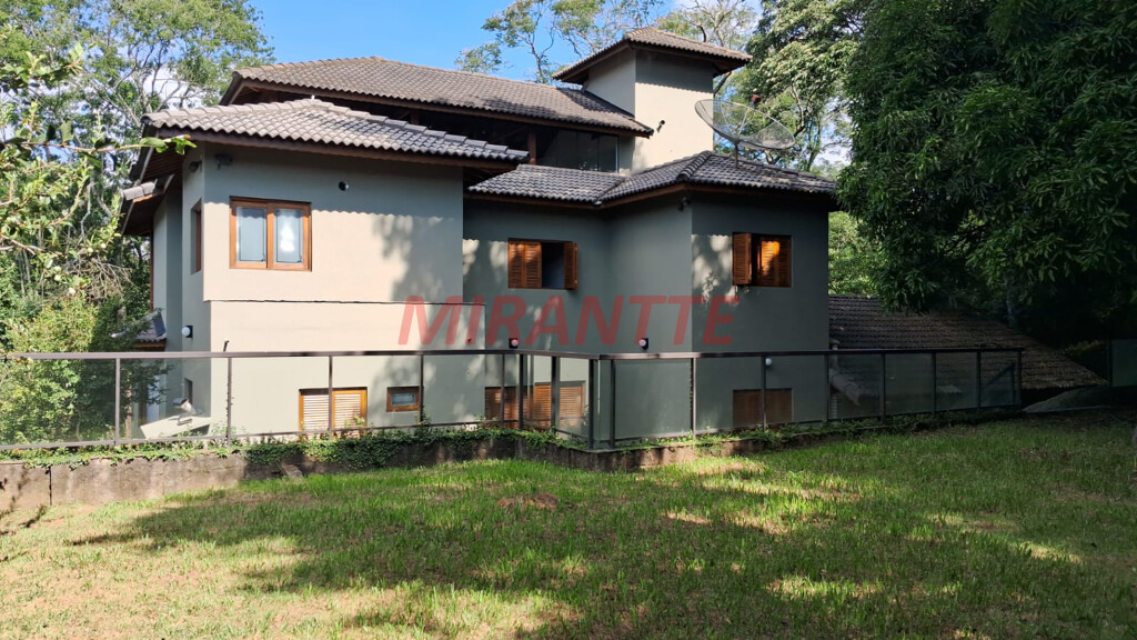 Sobrado de 340m² com 3 quartos em Serra da Cantareira
