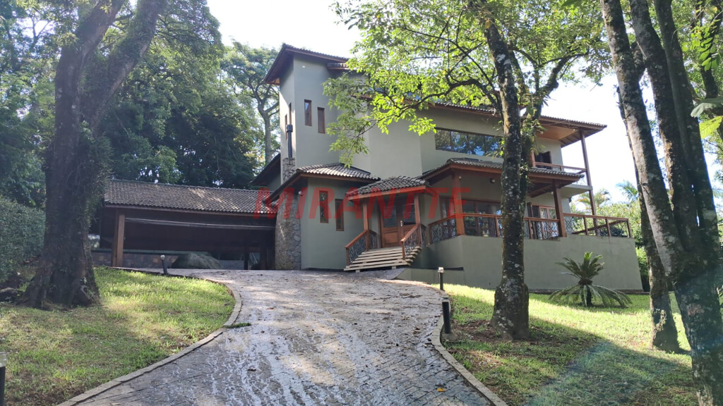 Sobrado de 340m² com 3 quartos em Serra da Cantareira