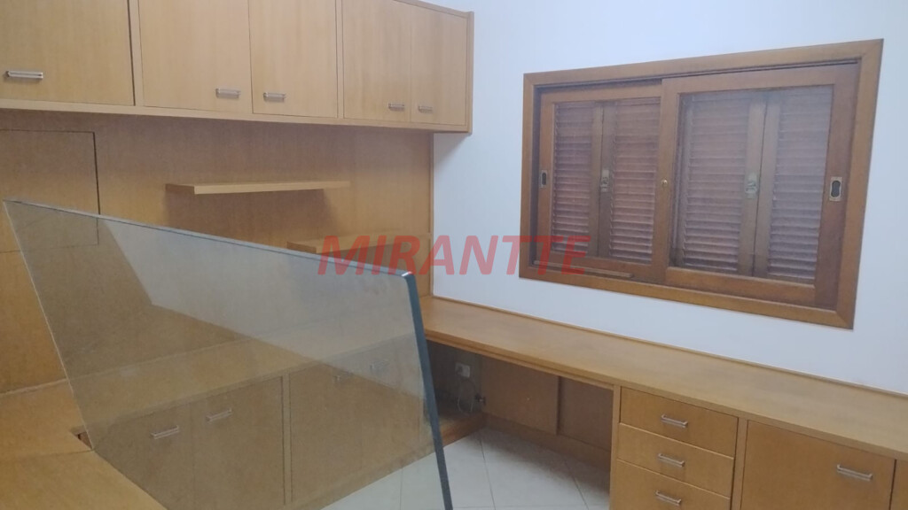 Sobrado de 340m² com 3 quartos em Serra da Cantareira