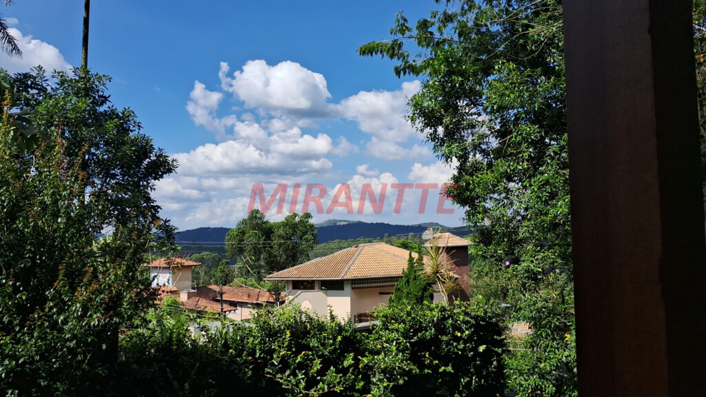 Sobrado de 340m² com 3 quartos em Serra da Cantareira