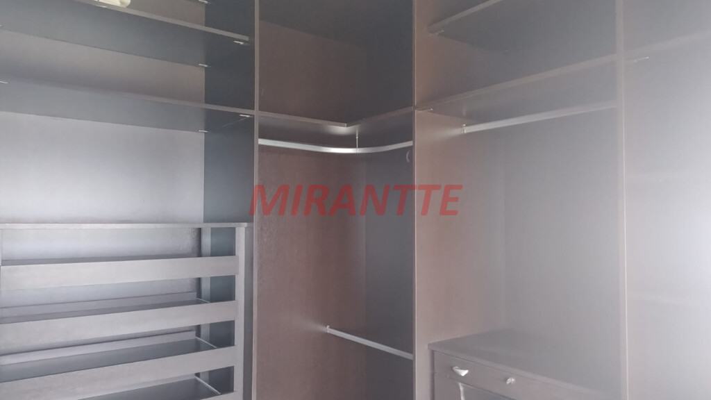 Sobrado de 340m² com 3 quartos em Serra da Cantareira