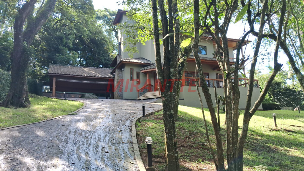 Sobrado de 340m² com 3 quartos em Serra da Cantareira