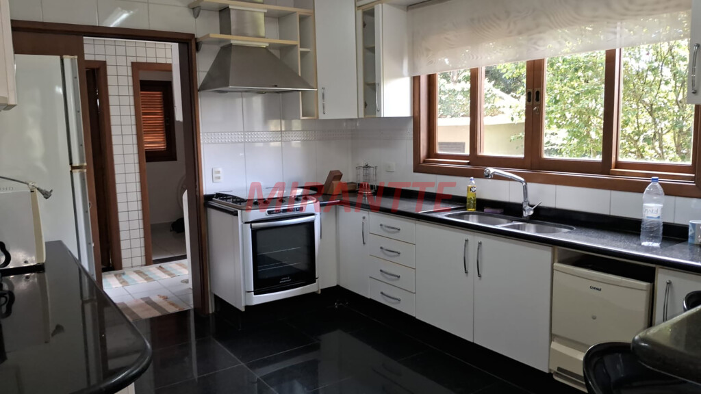 Sobrado de 340m² com 3 quartos em Serra da Cantareira