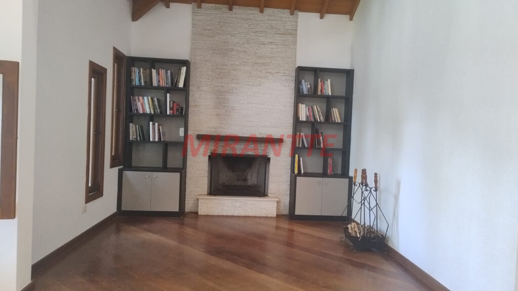 Sobrado de 340m² com 3 quartos em Serra da Cantareira