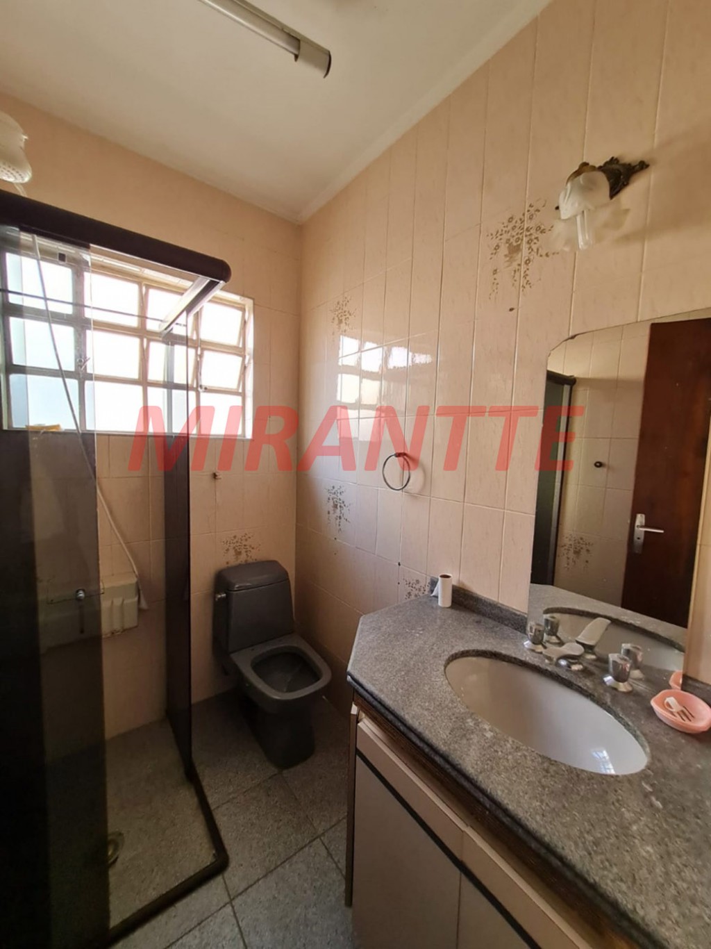 Casa terrea de 252m² com 3 quartos em Santana