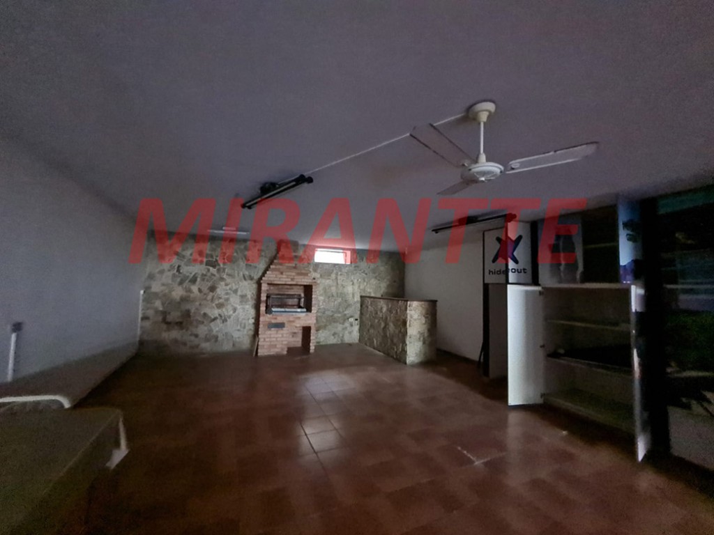 Casa terrea de 252m² com 3 quartos em Santana