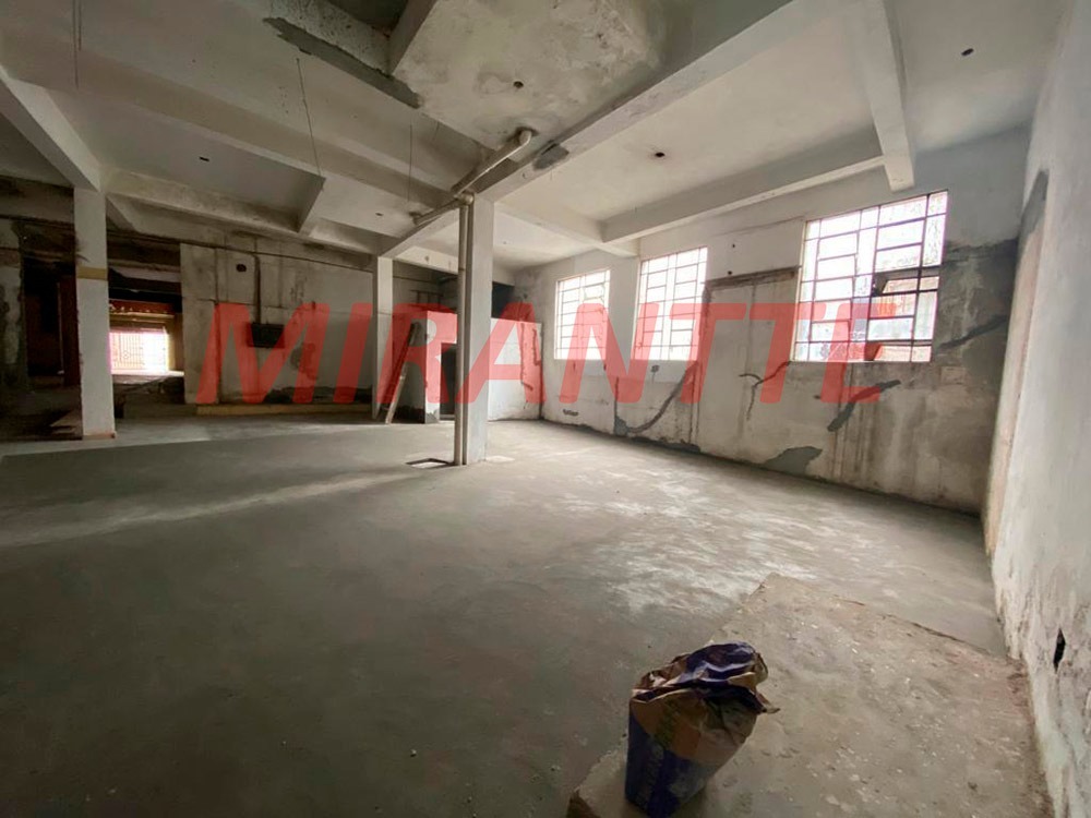 Comercial de 950m² em Jaçana