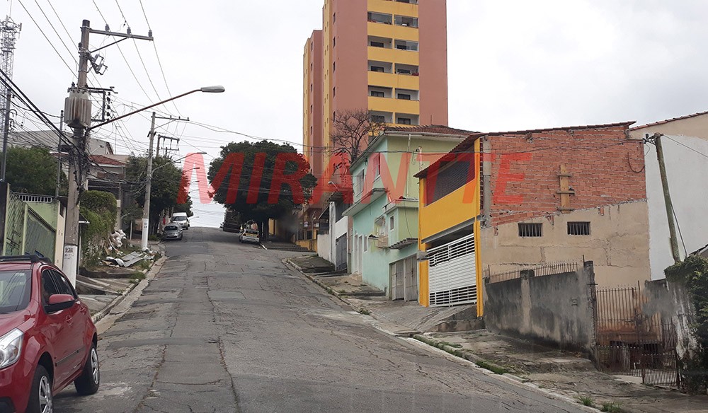 Casa terrea com 2 quartos em Casa Verde