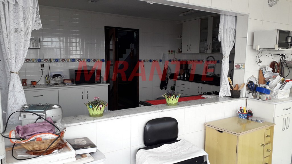 Sobrado de 150m² com 4 quartos em Jardim Guapíra
