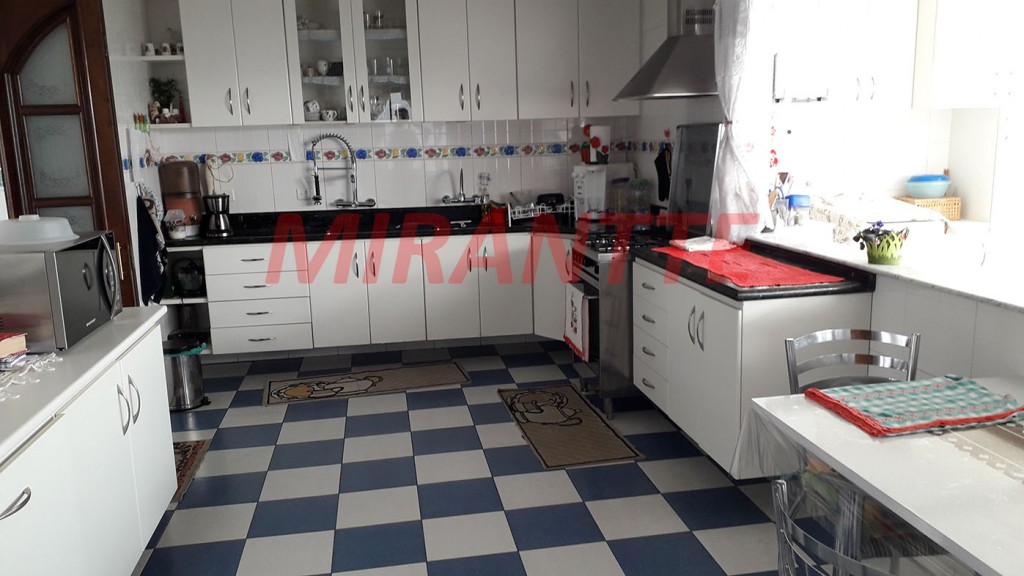 Sobrado de 150m² com 4 quartos em Jardim Guapíra