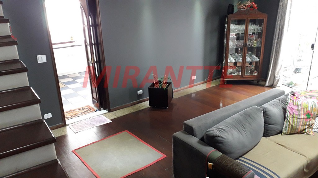 Sobrado de 150m² com 4 quartos em Jardim Guapíra