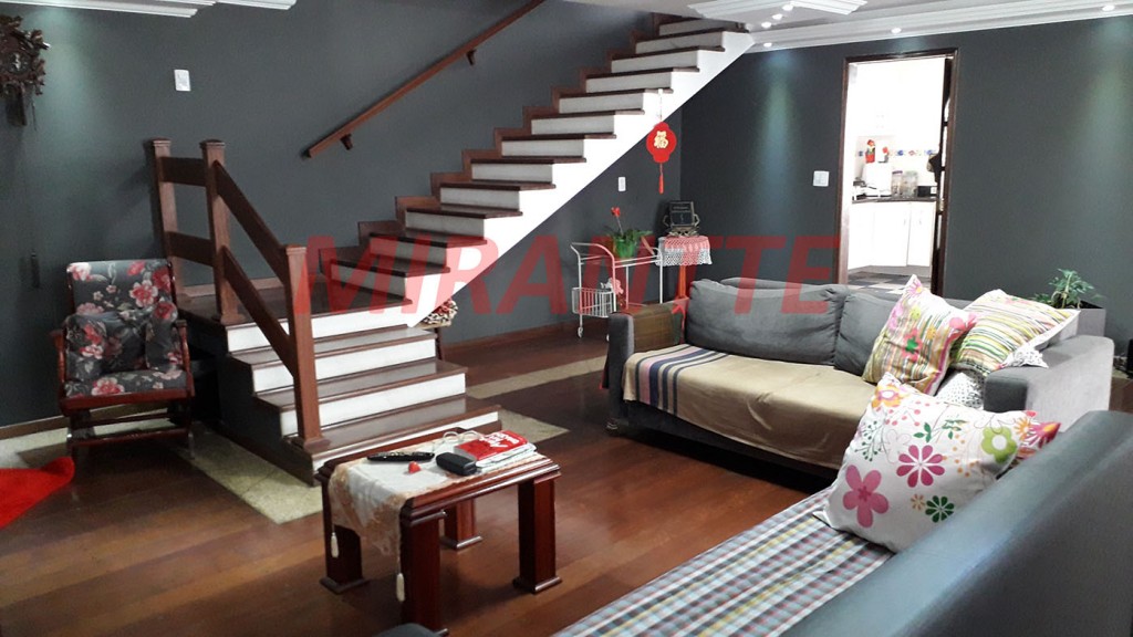 Sobrado de 150m² com 4 quartos em Jardim Guapíra