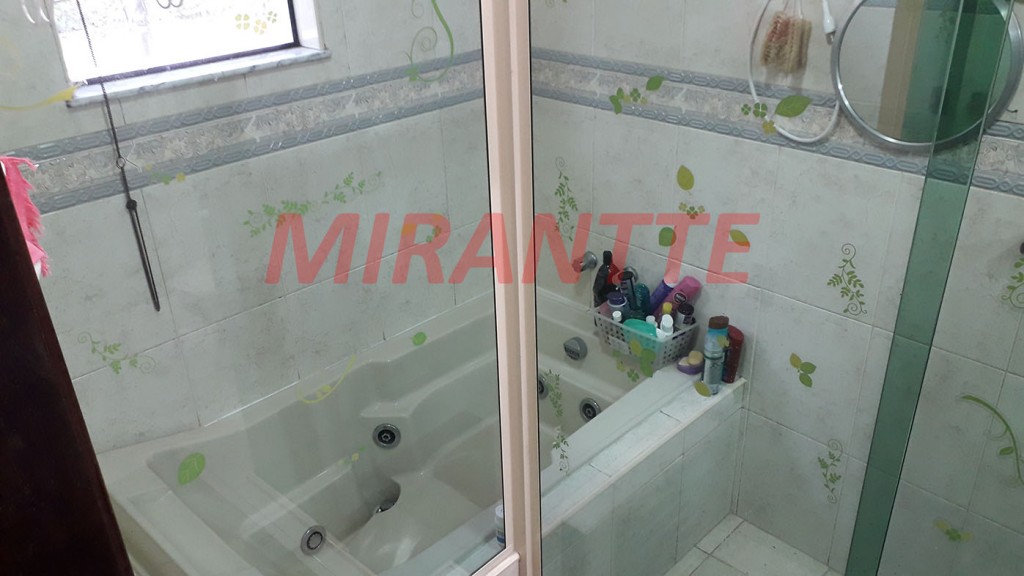 Sobrado de 150m² com 4 quartos em Jardim Guapíra