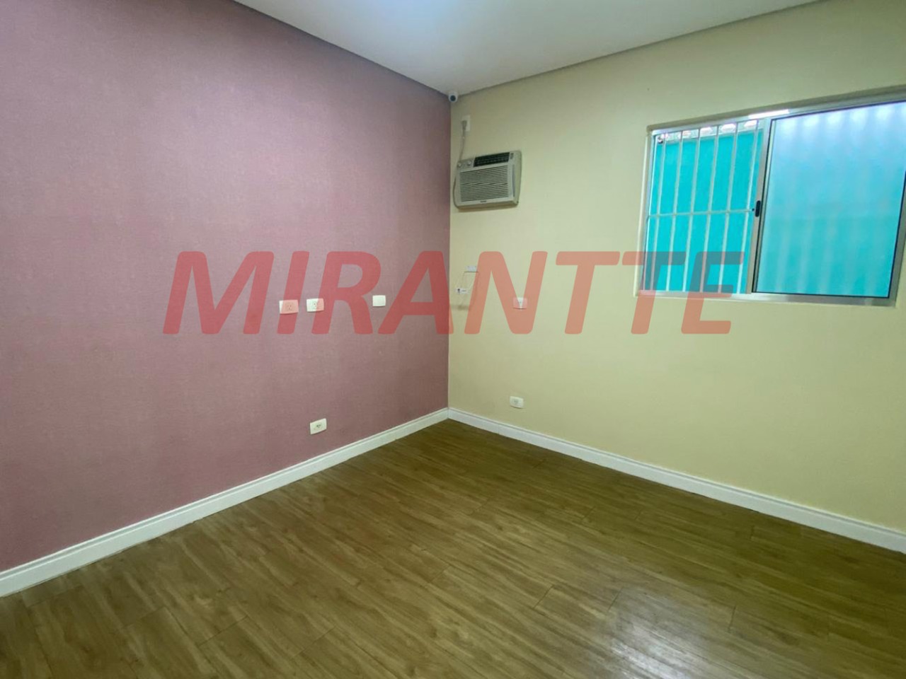 Comercial de 637m² em Santana