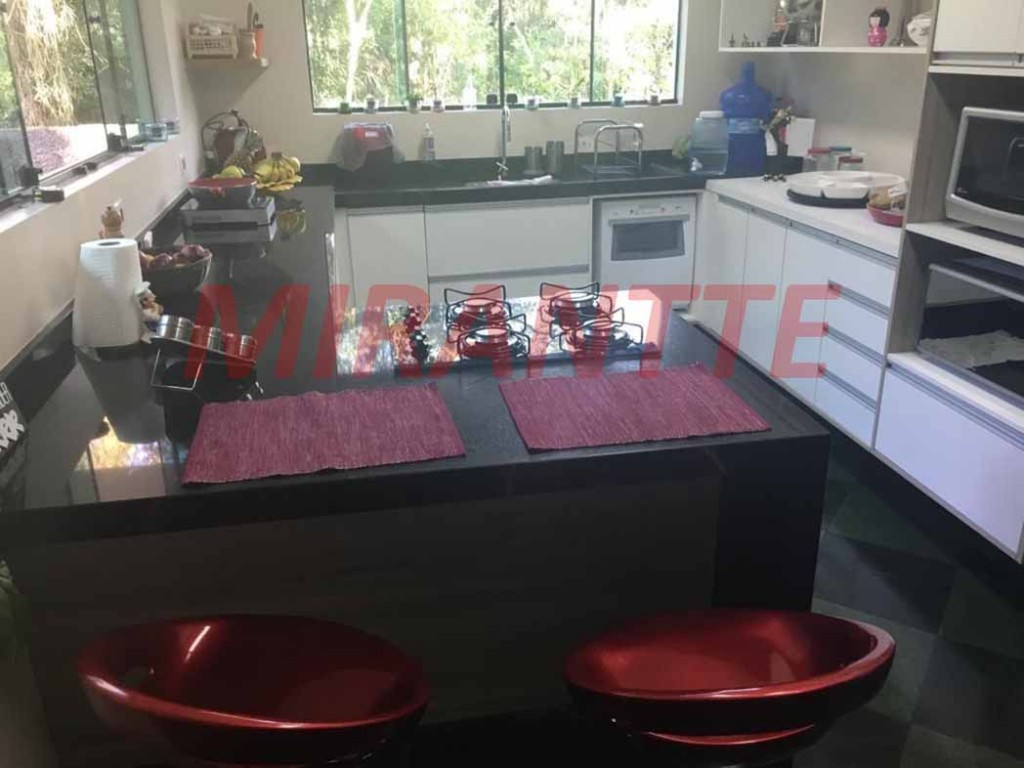 Sobrado de 320m² com 3 quartos em Centro – Mairiporã