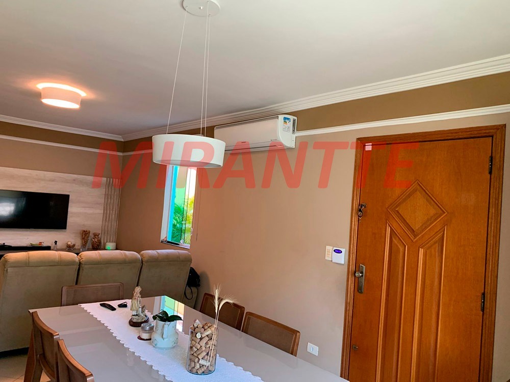 Sobrado de 153m² com 3 quartos em Vila Nivi
