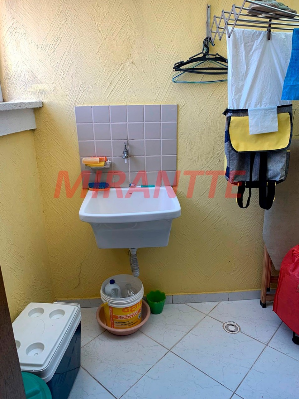Sobrado de 153m² com 3 quartos em Vila Nivi
