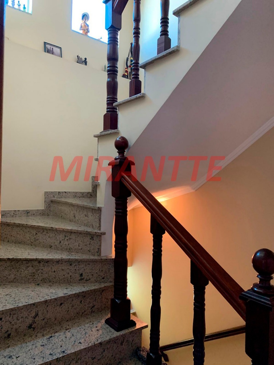 Sobrado de 153m² com 3 quartos em Vila Nivi