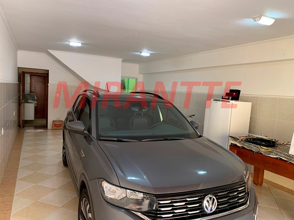 Sobrado de 153m² com 3 quartos em Vila Nivi