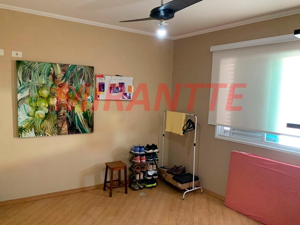 Sobrado de 153m² com 3 quartos em Vila Nivi