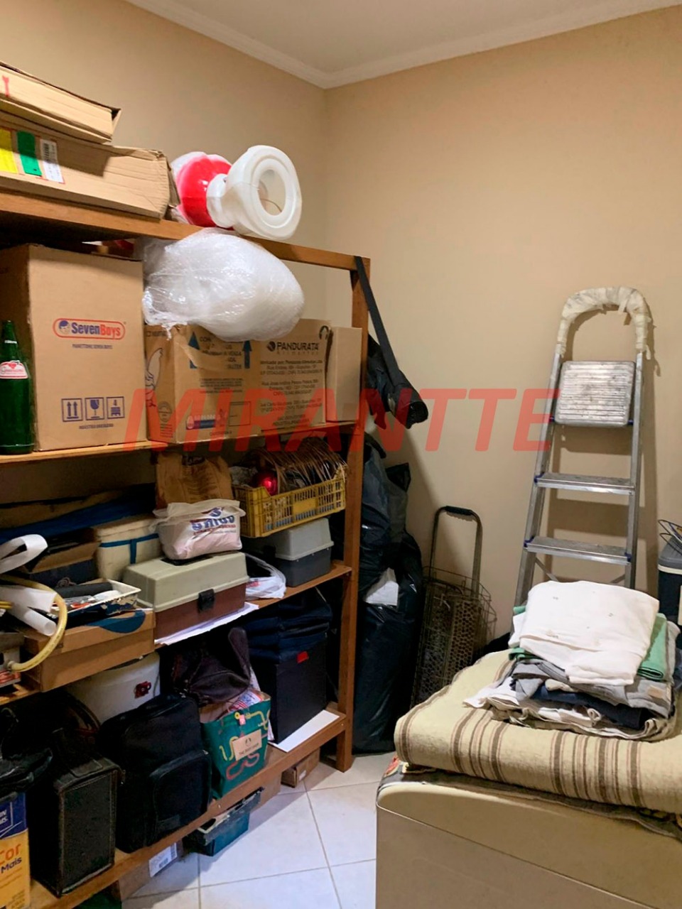 Sobrado de 153m² com 3 quartos em Vila Nivi