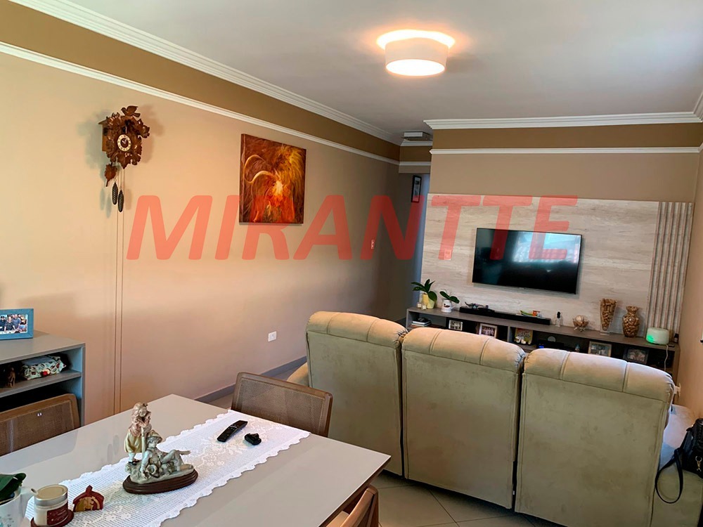 Sobrado de 153m² com 3 quartos em Vila Nivi