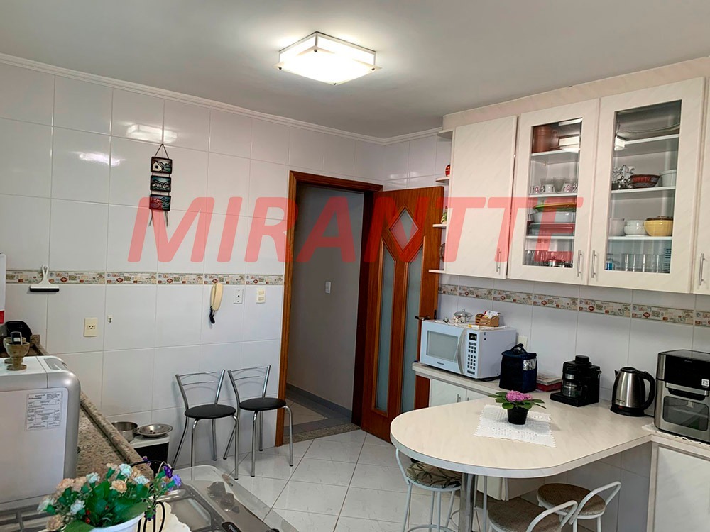 Sobrado de 153m² com 3 quartos em Vila Nivi