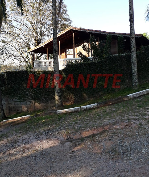 Casa terrea de 320m² com 2 quartos em Serra da Cantareira