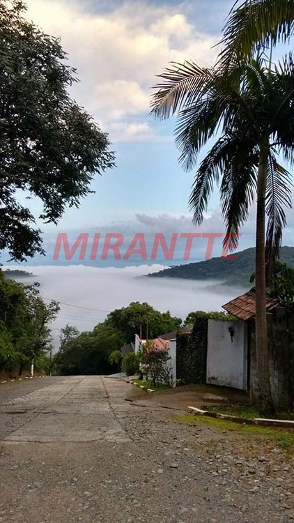 Casa terrea de 320m² com 2 quartos em Serra da Cantareira