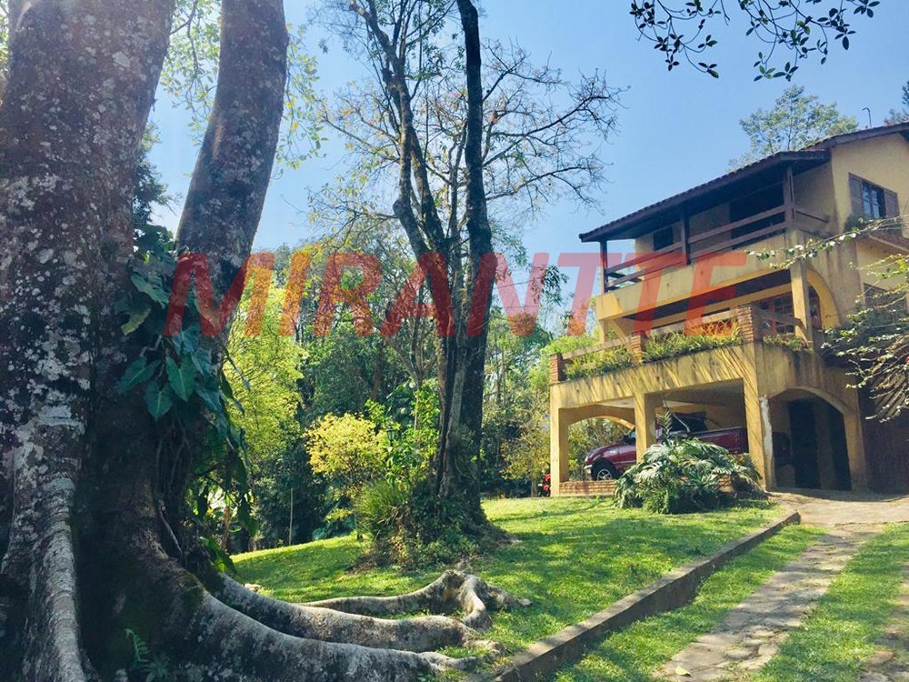 Sobrado de 270m² com 2 quartos em Serra Da Cantareira