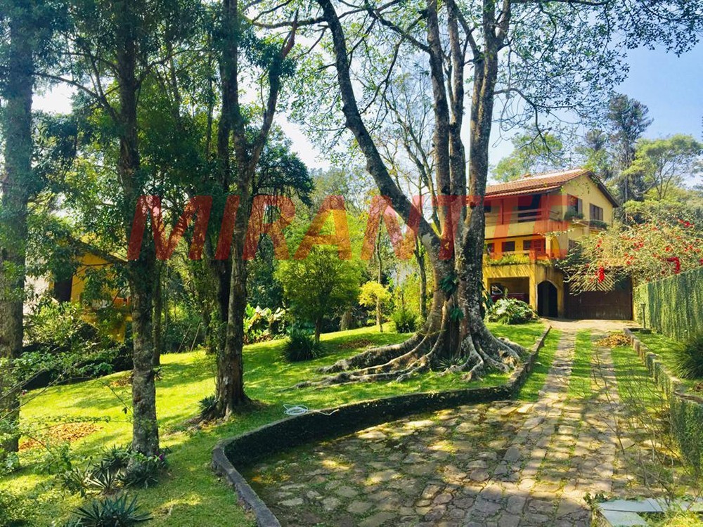 Sobrado de 270m² com 2 quartos em Serra Da Cantareira