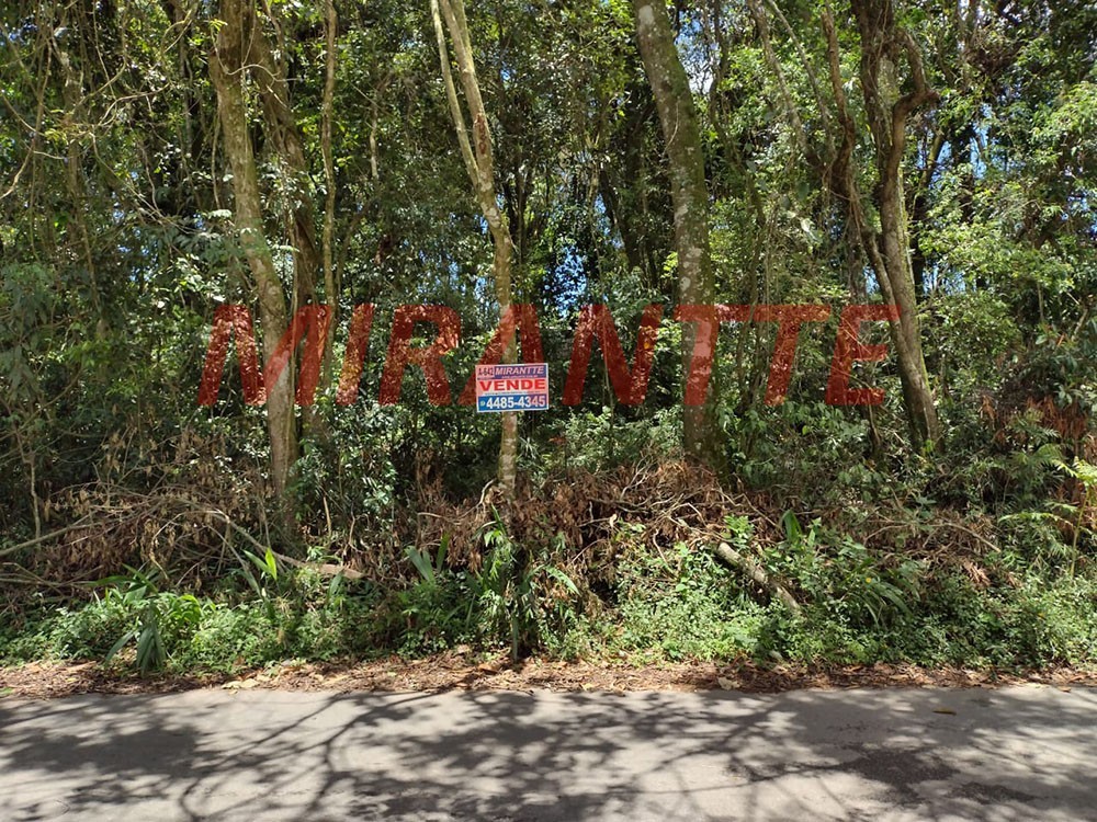 Terreno de 886m² em Jardim Samambaia – Mairiporã