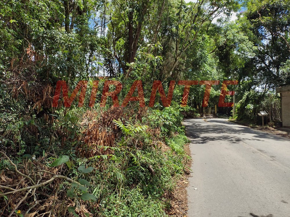 Terreno de 886m² em Jardim Samambaia – Mairiporã