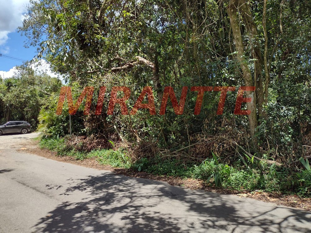 Terreno de 886m² em Jardim Samambaia – Mairiporã