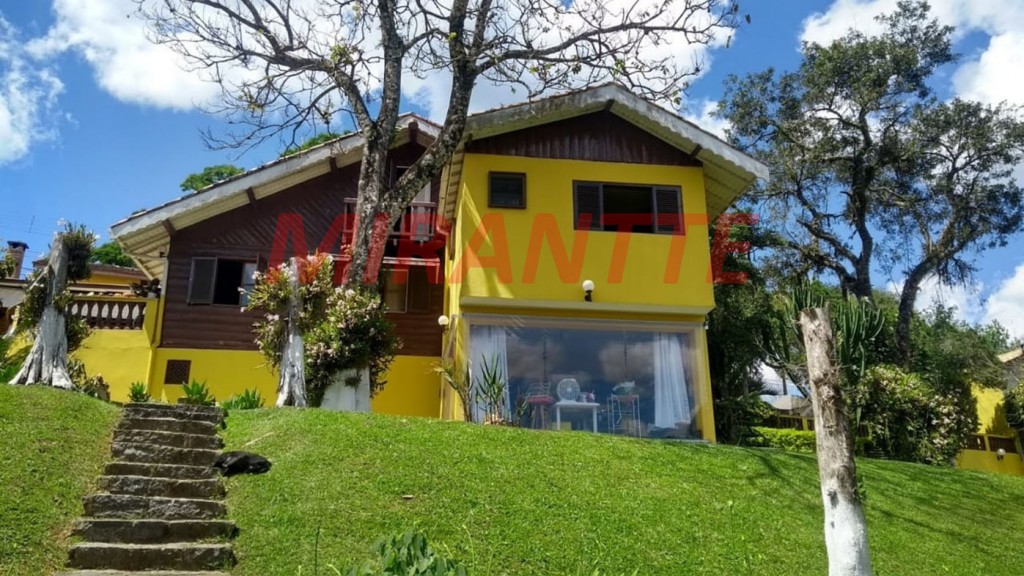 ChÁcara de 216m² com 4 quartos em Centro – Mairiporã