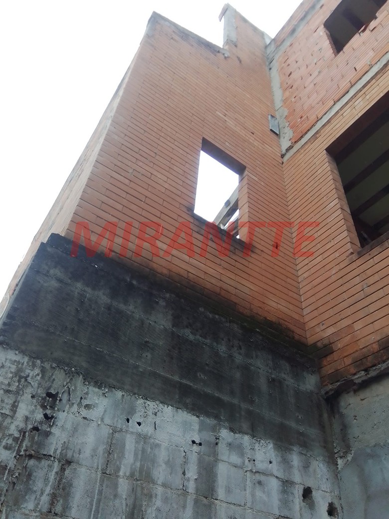 Terreno de 165m² em Parque Vitória